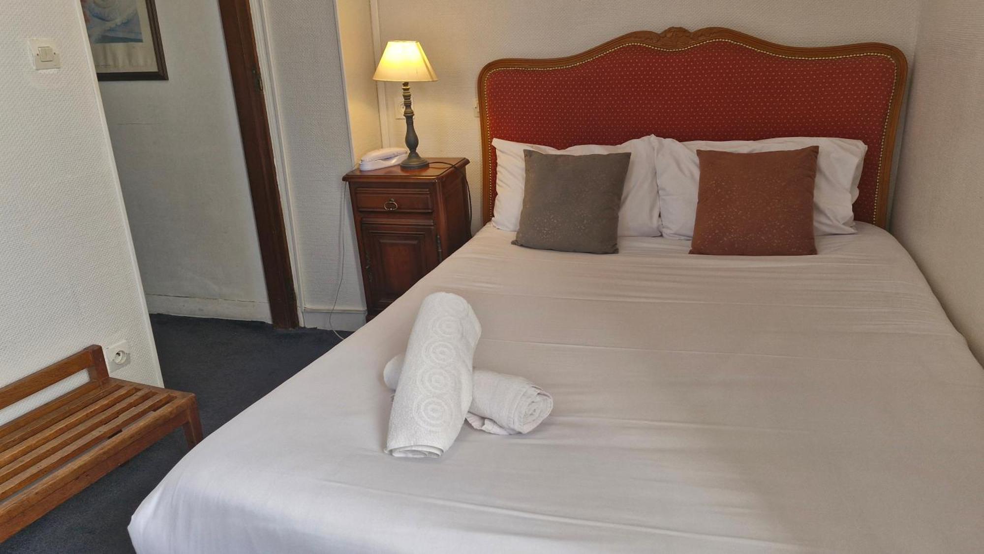 Hotel Saint Etienne Caen Buitenkant foto